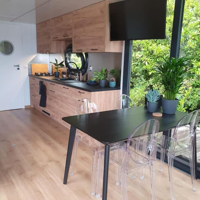فندق Modern, Brand New Houseboat Near Amsterdam مونِكِندام المظهر الخارجي الصورة