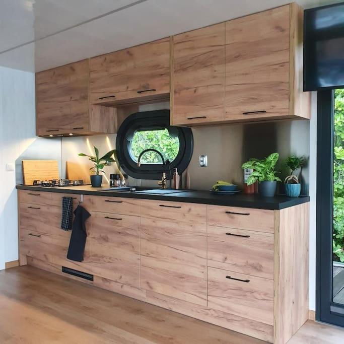 فندق Modern, Brand New Houseboat Near Amsterdam مونِكِندام المظهر الخارجي الصورة