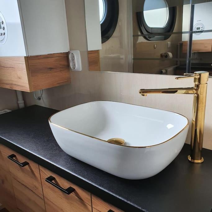 فندق Modern, Brand New Houseboat Near Amsterdam مونِكِندام المظهر الخارجي الصورة
